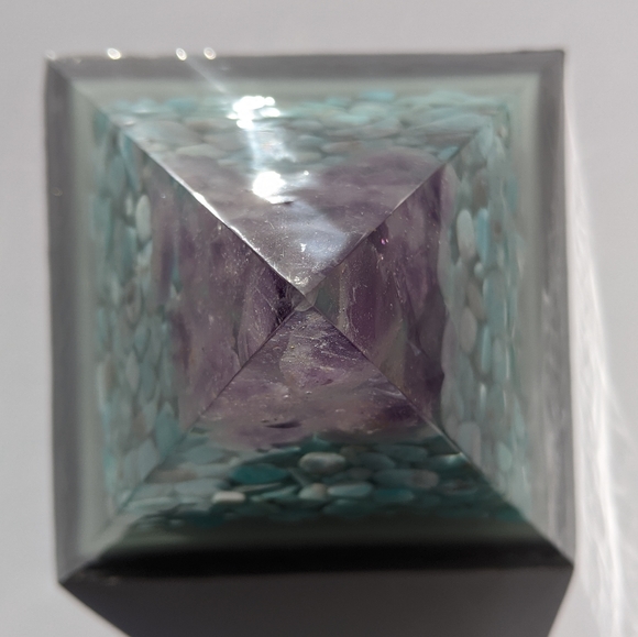 Spiritual Healing Crystal Pyramid - Picture 4 of 4